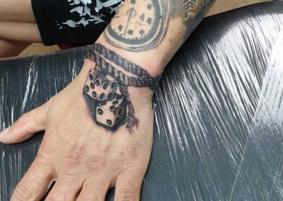 tattoo-studio-herrenberg-würfel-tattoo